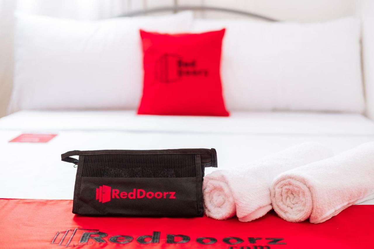 Reddoorz Premium @ Amaia Skies Avenida Manilla Buitenkant foto
